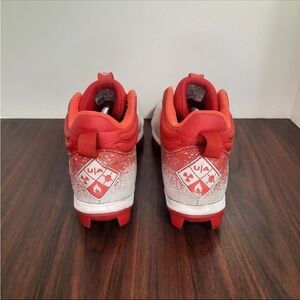 Under Armour Spotlight Franchise 2.0 Mens Size 11 Football Cleats Red White